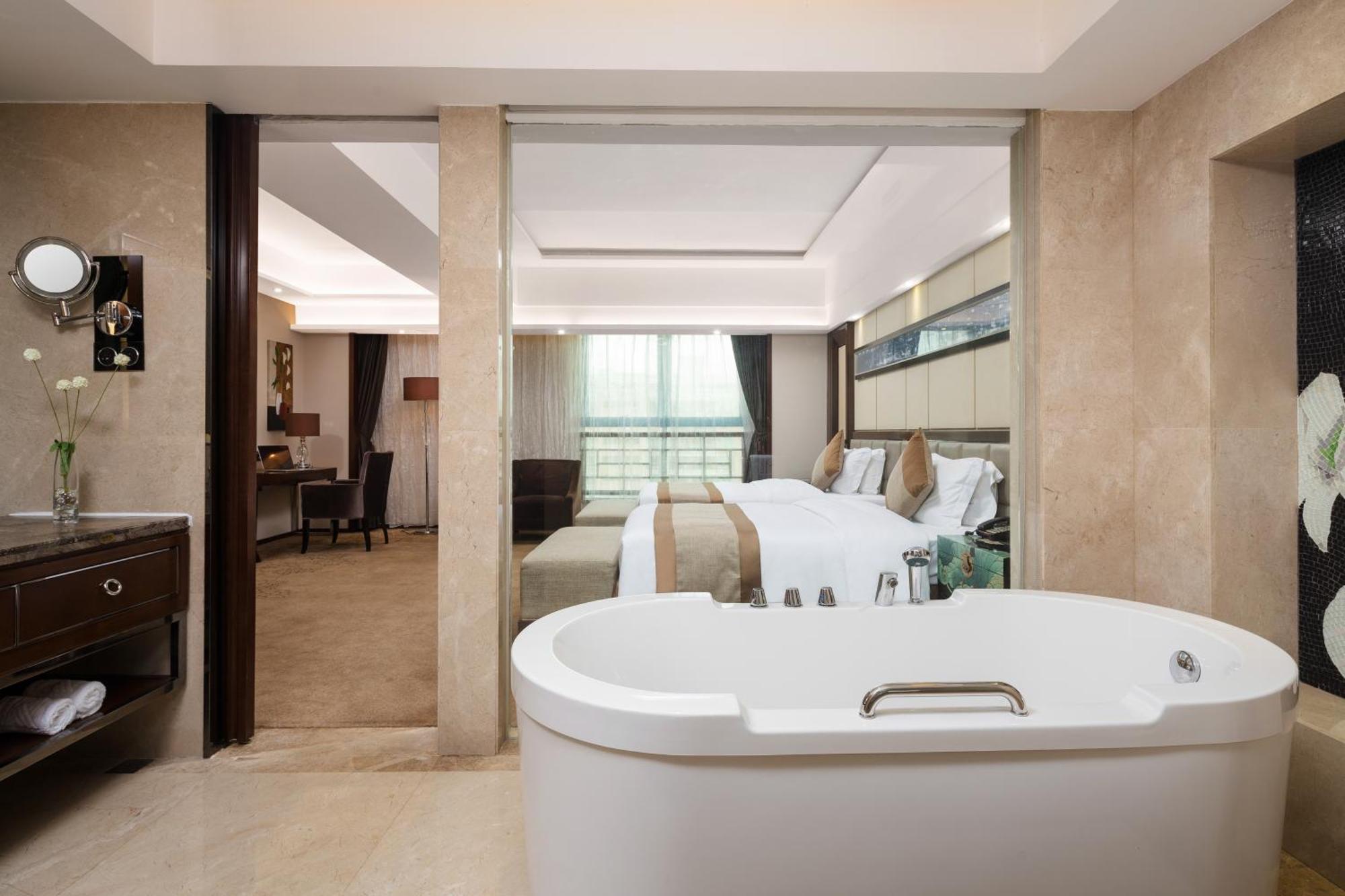 Maoming International Hotel מראה חיצוני תמונה